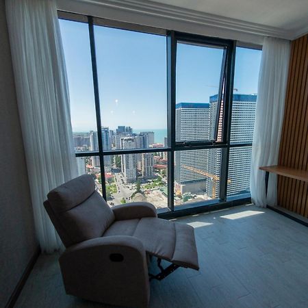 Season Suite Apart-Hotel Batumi Bagian luar foto