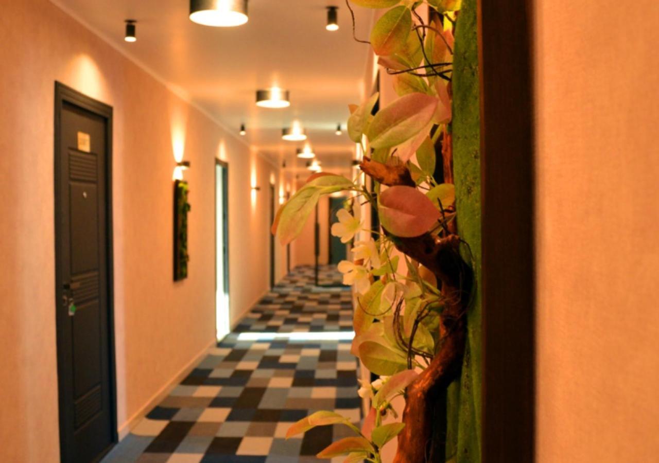 Season Suite Apart-Hotel Batumi Bagian luar foto