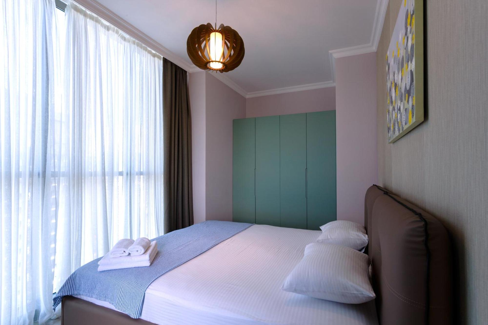 Season Suite Apart-Hotel Batumi Bagian luar foto