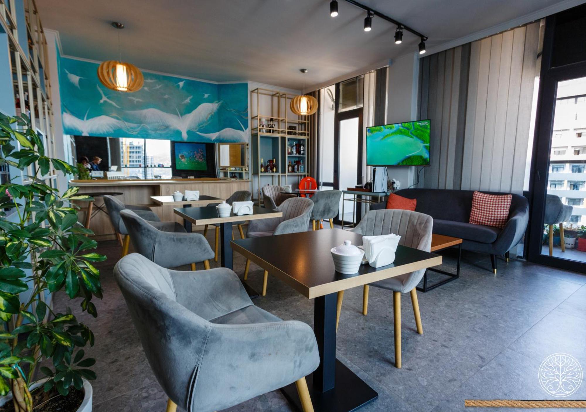 Season Suite Apart-Hotel Batumi Bagian luar foto